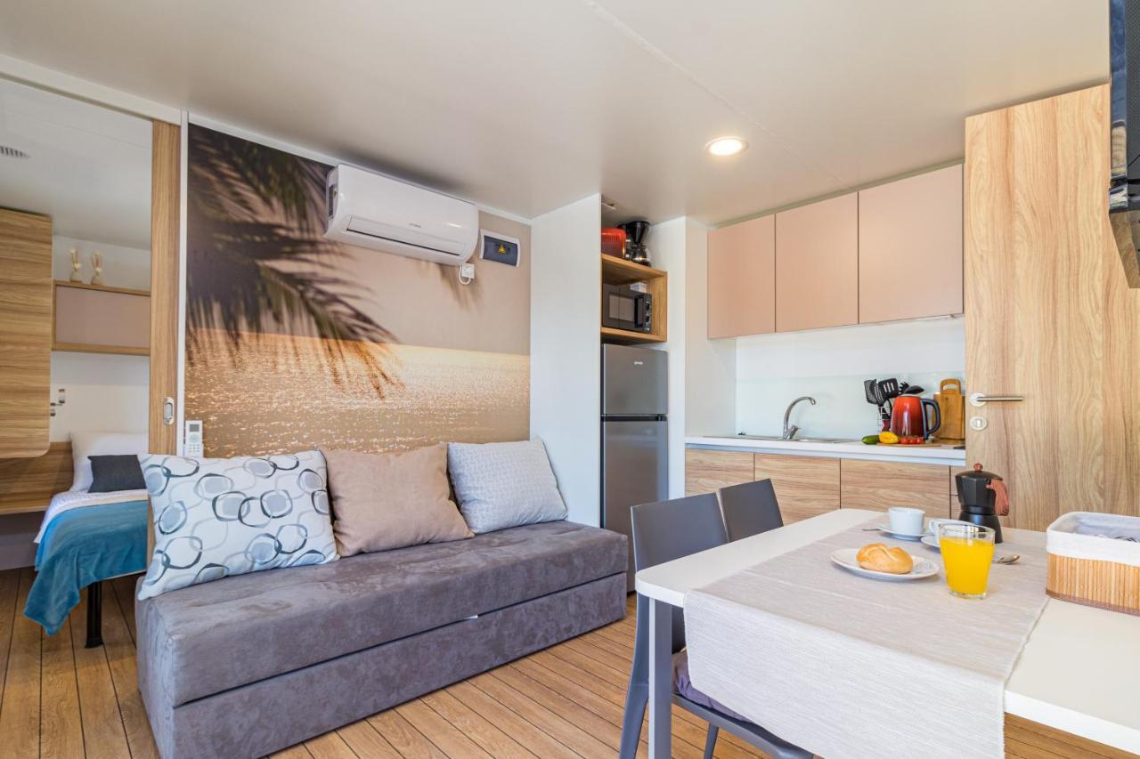 Hemy Casa - Lux Mobile Homes Ровинь Экстерьер фото